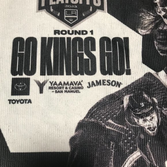 LA Kings -vs- Oilers Kempe Rally Towel 22/23 Stanley Cup Playoff Round 1 Game 6 - Picture 2 of 3